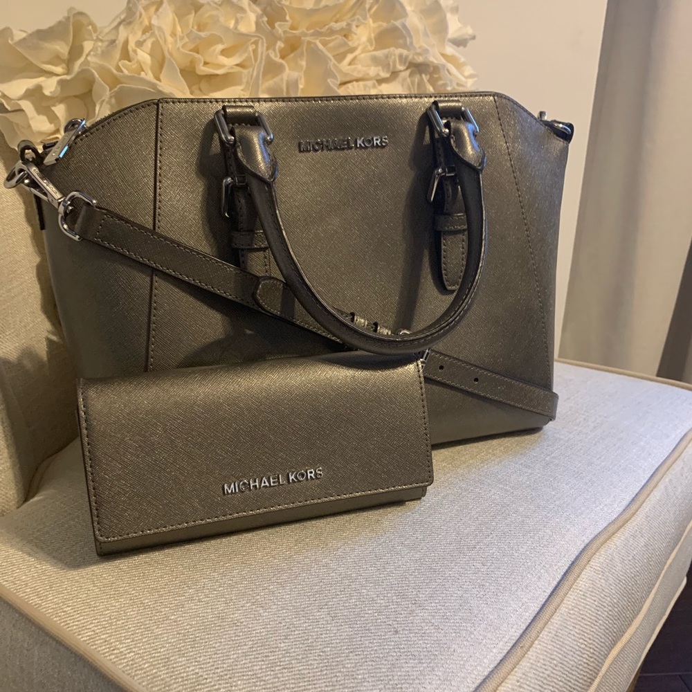 🖤Michael Kors satchel AND wallet 🖤